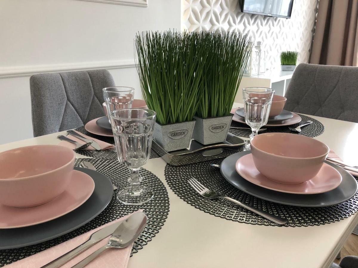 Family & Business Elegant Apartments Ul Warszawska - 2 Bedroom, Balcony, Parking Кельце Экстерьер фото