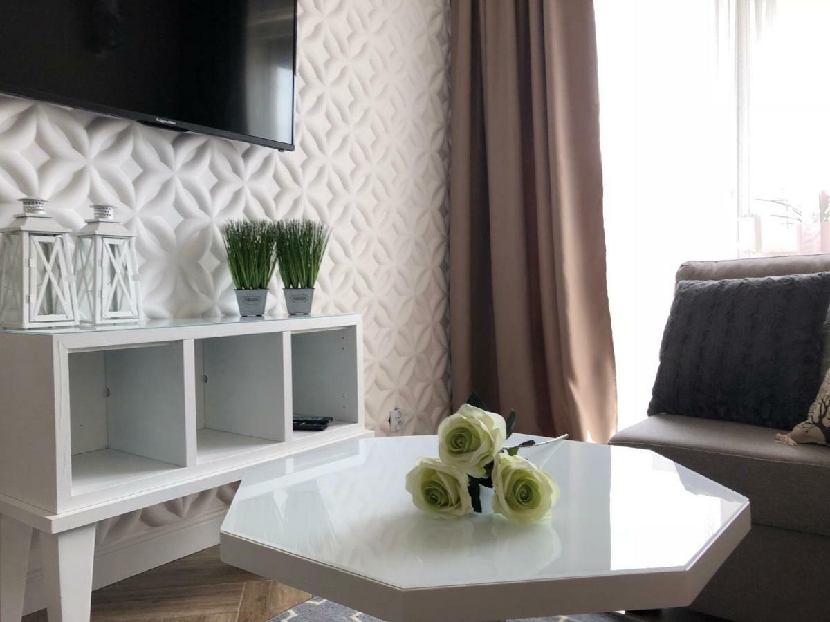 Family & Business Elegant Apartments Ul Warszawska - 2 Bedroom, Balcony, Parking Кельце Экстерьер фото